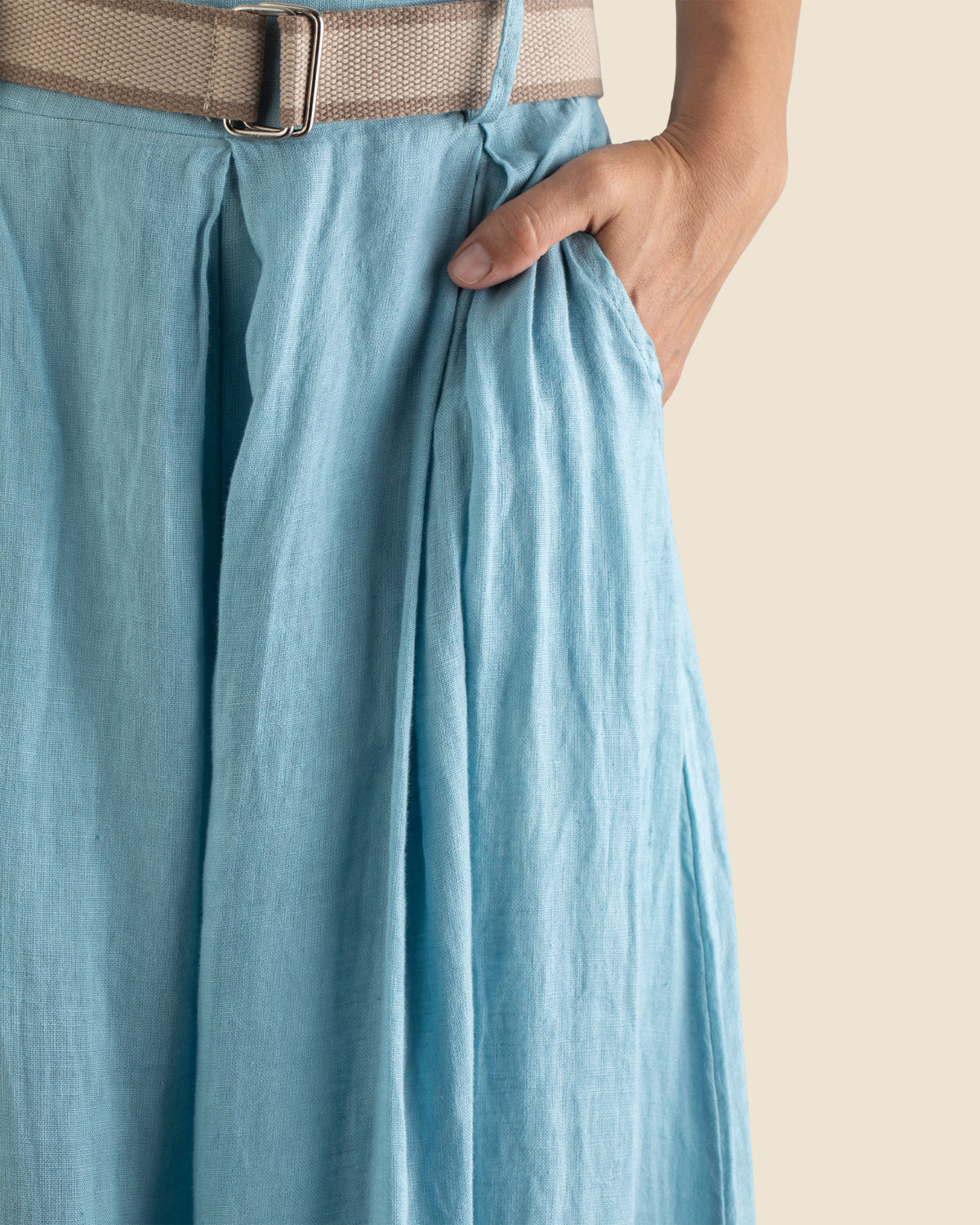 Wide-Leg Linen Trouser