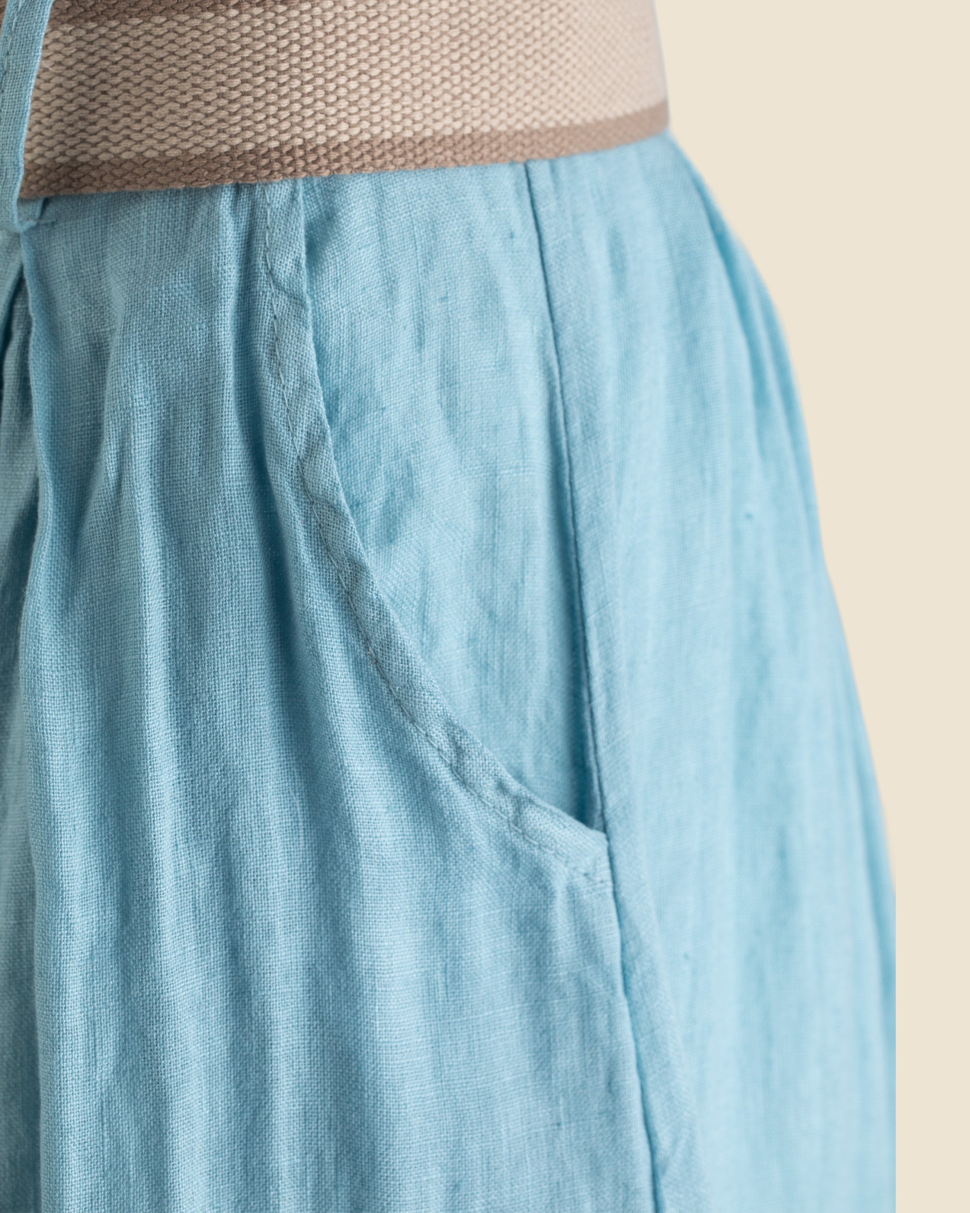 Wide-Leg Linen Trouser