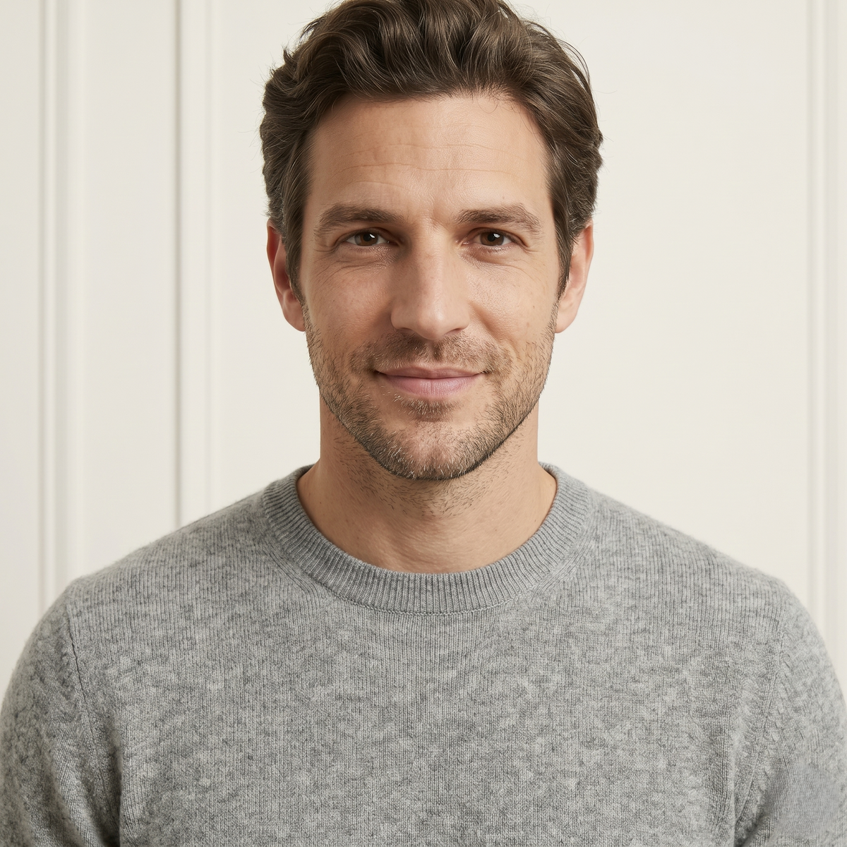 Men's Undyed Cashmere Crewneck Sweater - Executive
